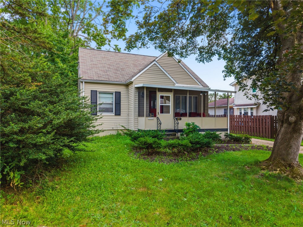 351 Hoover Avenue, Akron, OH
