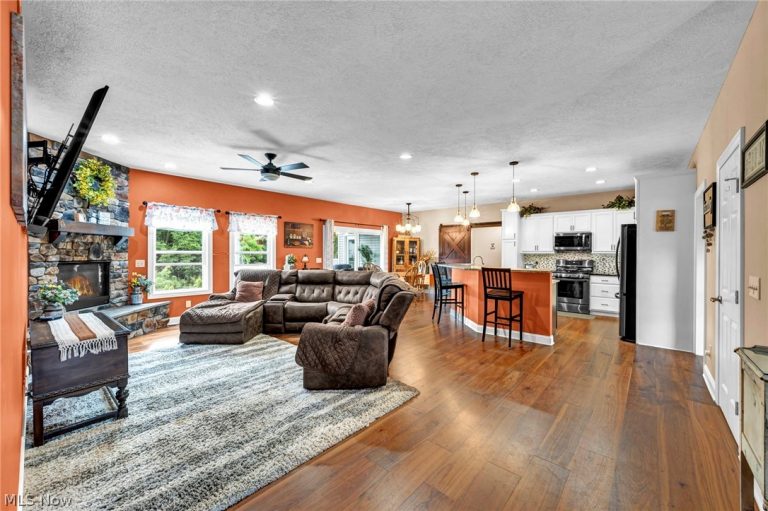 8780 Mapleleaf Drive, Westfield Center, OH - Photo 5
