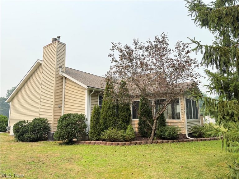 1349 Bannerstone Drive, Painesville, OH - Photo 4