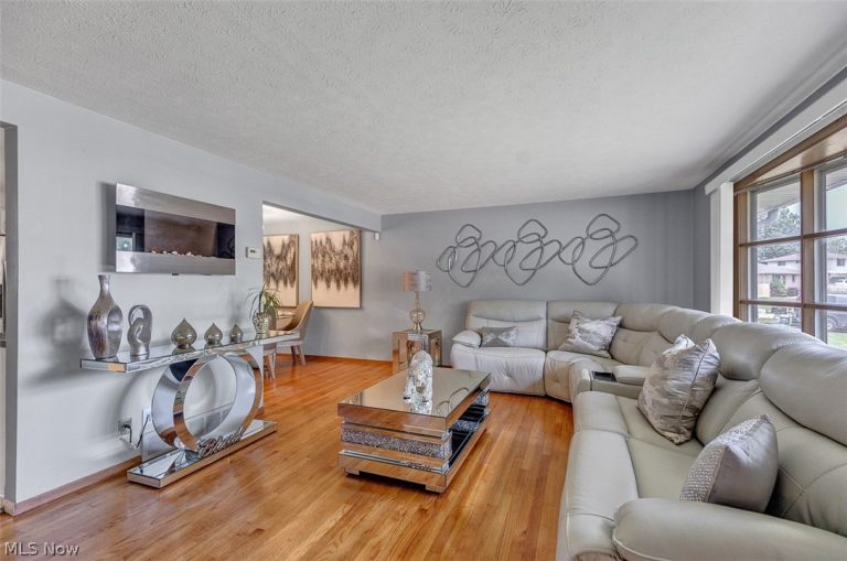 26 Brune Drive, Bedford, OH - Photo 8