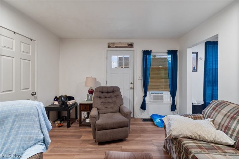 216 Pennsylvania Avenue, Sebring, OH - Photo 4