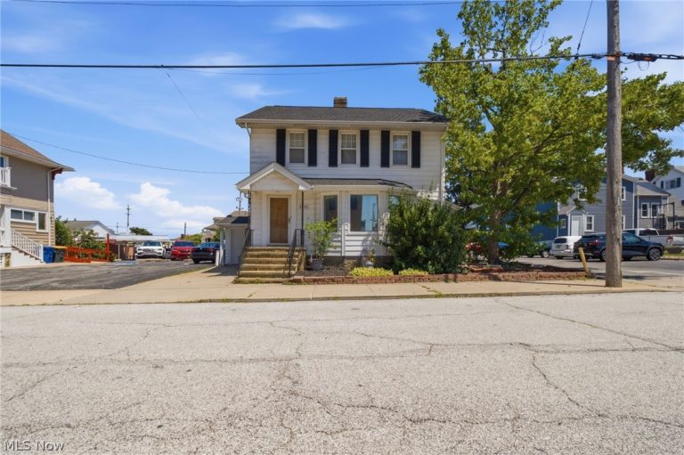 1415 Blossom Park Avenue, Lakewood, OH, 44107