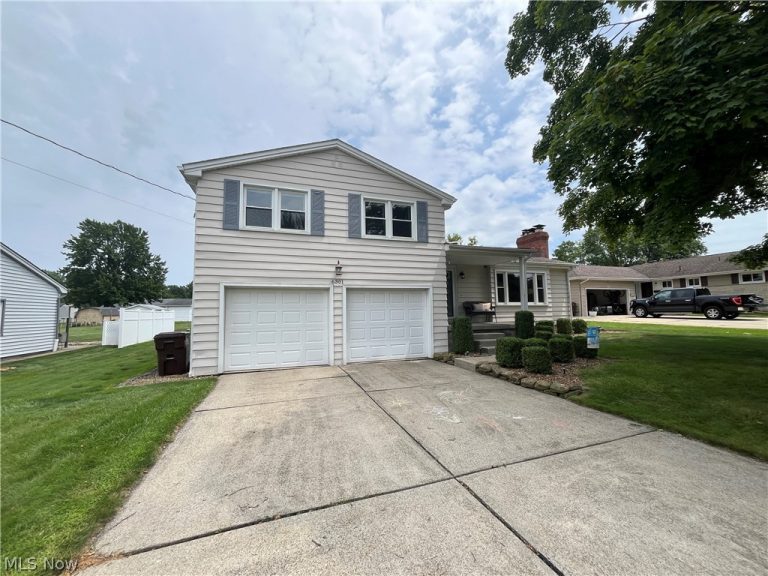 6301 Apache Lane, Poland, OH - Photo 2