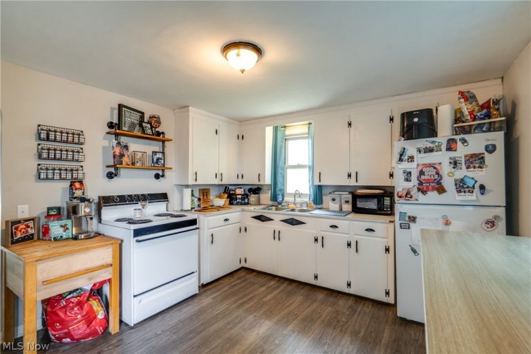 1425 Colonial Boulevard, Canton, OH - Photo 6
