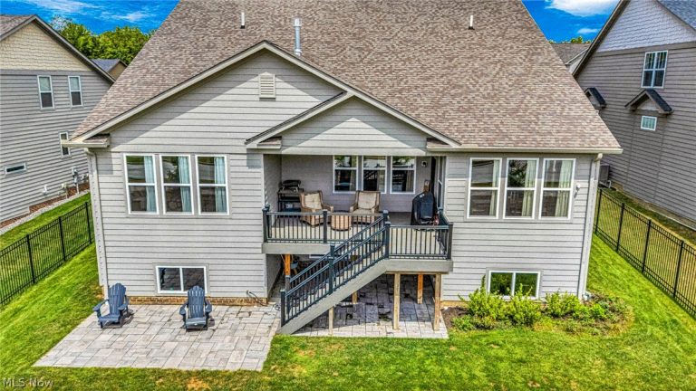 519 Silver Lake Drive, Orange Village, OH - Photo 4