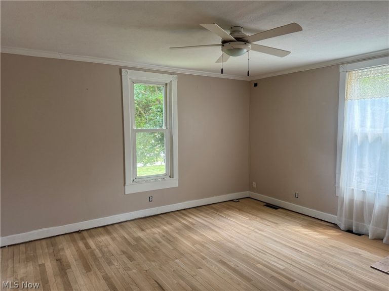6917 Daisy Avenue, Brecksville, OH - Photo 2