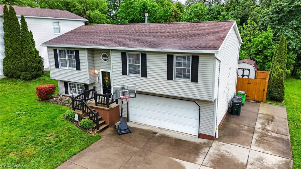 50 Ridge Top Circle, Doylestown, OH