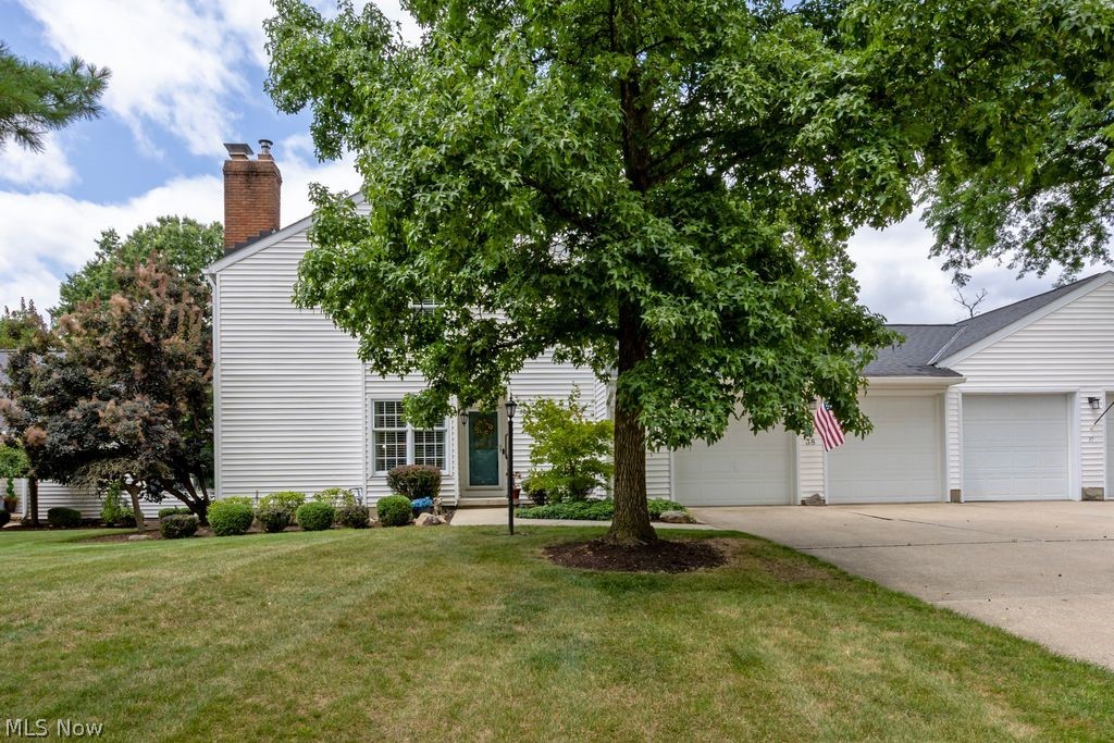 38 Oakwood Drive, Westfield Center, OH