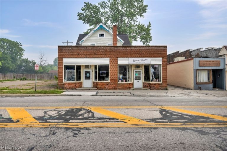 16 Columbus Street, Bedford, OH - Photo 2