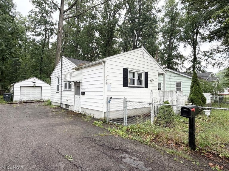1774 Norwood Street, Warren, OH - Photo 3