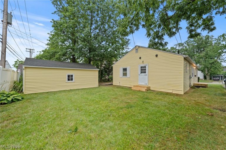 2330 21 Street, Cuyahoga Falls, OH - Photo 3