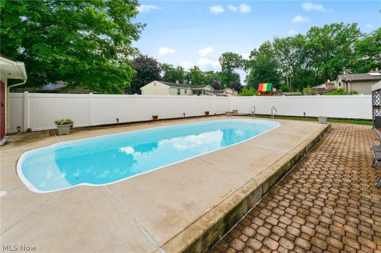 1827 Brockton Drive, Austintown, OH - Photo 6