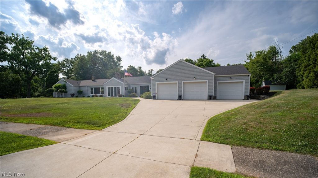 3130 Silver Lake Boulevard, Silver Lake, OH