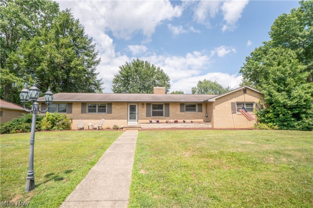 731 Bachtel Street, North Canton, OH