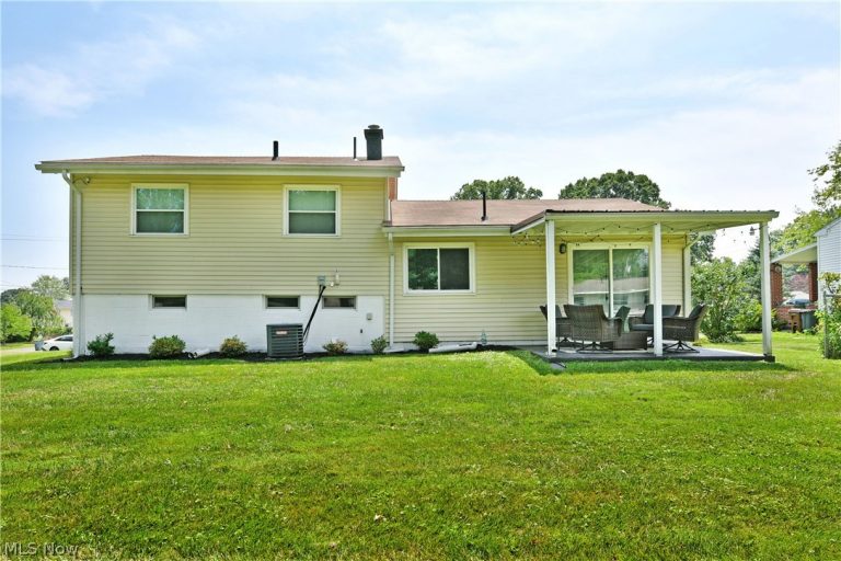 3819 Adrian Drive, Warren, OH - Photo 6