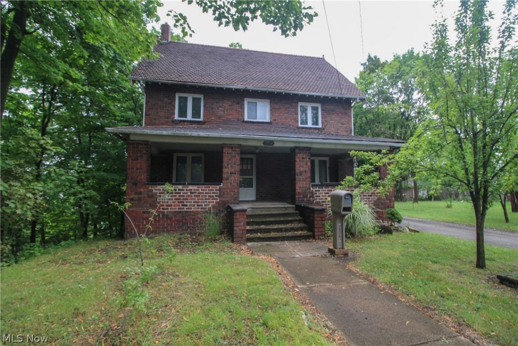1719 Ohio Avenue, Youngstown, OH