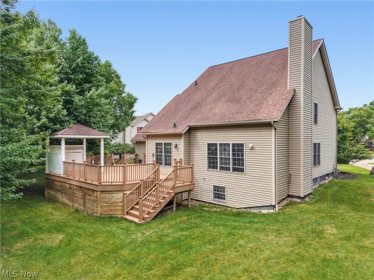 301 Aynesly Way, Brunswick, OH - Photo 6