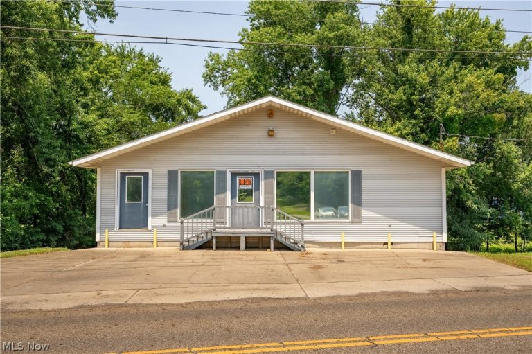 3249 Coral Road, Malvern, OH, 44644