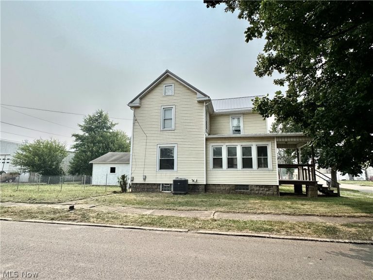 1349 Main Street, Coshocton, OH - Photo 3