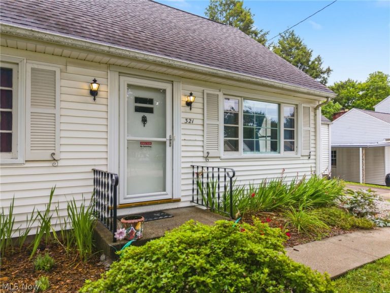 321 Woodrow Street, North Canton, OH - Photo 2