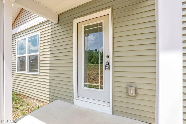 353 Elm Street, New Straitsville, OH - Photo 5
