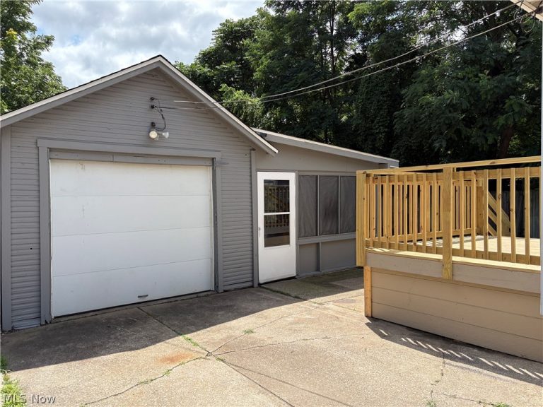 1082 Florida Avenue, Akron, OH - Photo 4