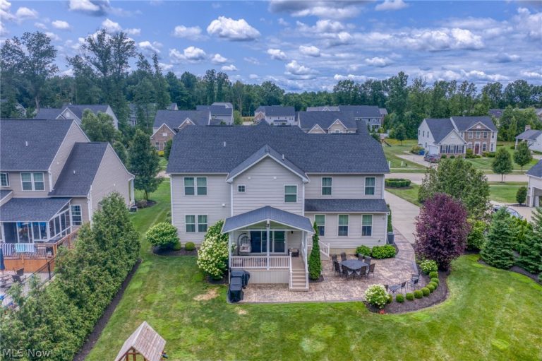 2631 Palmer Lane, Avon, OH - Photo 2