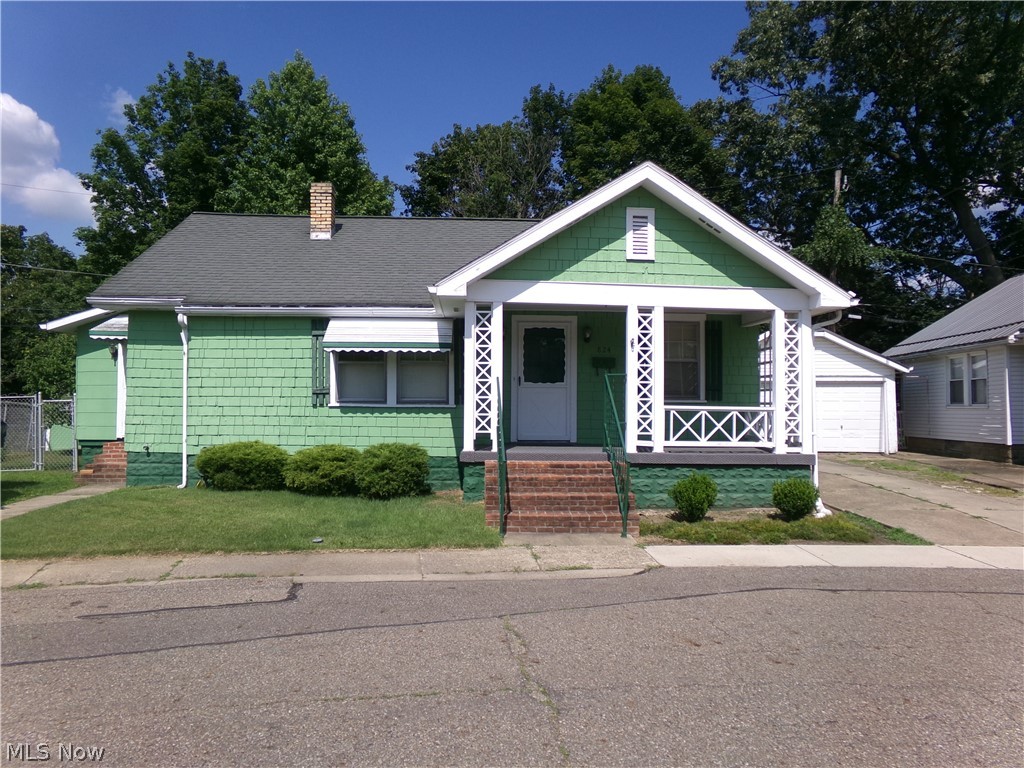 824 Grandview Avenue, Coshocton, OH