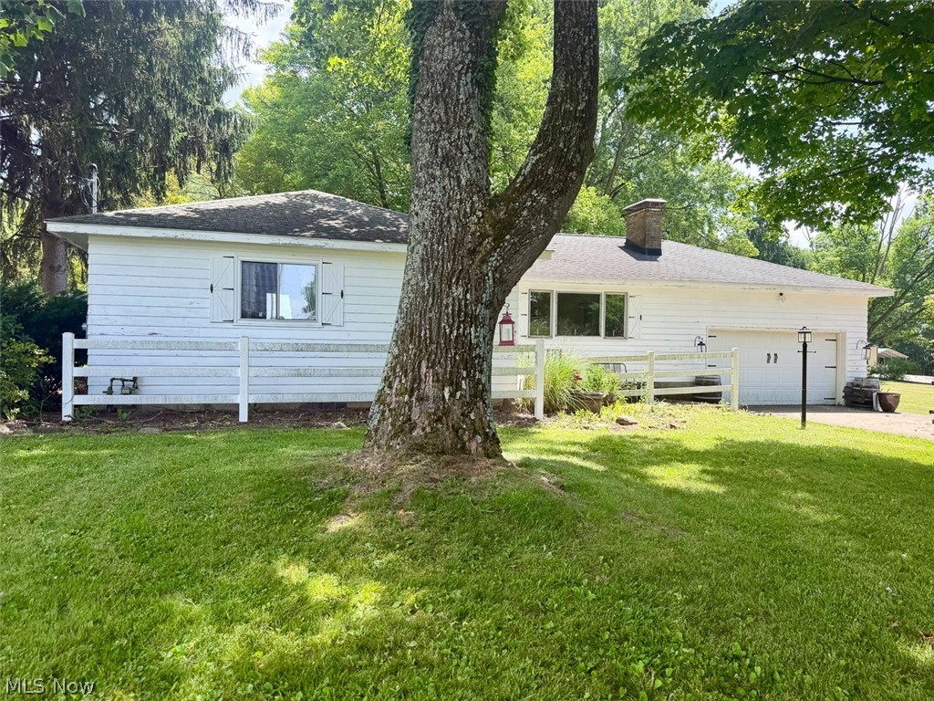 2597 Seifert Lewis Road, Hubbard, OH