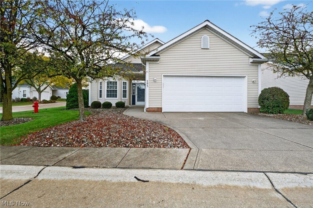 205 Village Drive, Seven Hills, OH