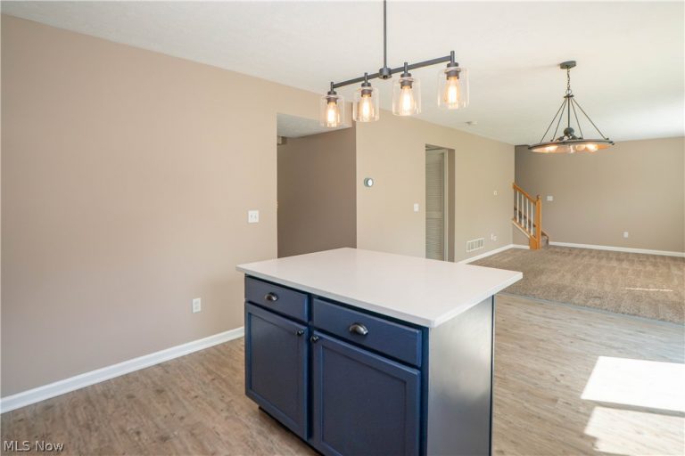 5328 Fawn Circle, Kent, OH - Photo 6