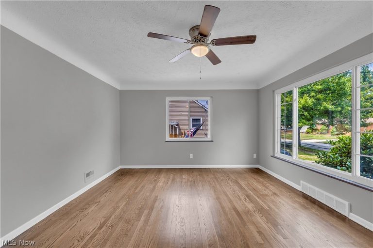 6310 Alexandria Drive, Parma, OH - Photo 4