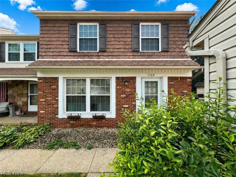 536 Austin Drive #F, Barberton, OH, 44203