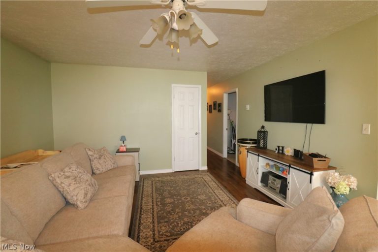 1025 Jackson Street, Vermilion, OH - Photo 4