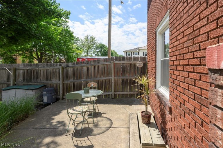 354 Fair Avenue, New Philadelphia, OH - Photo 8