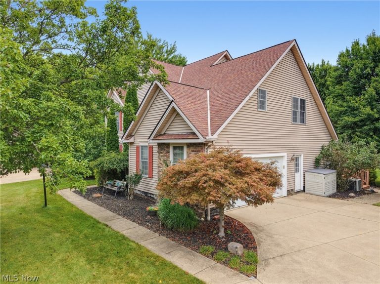 301 Aynesly Way, Brunswick, OH - Photo 2