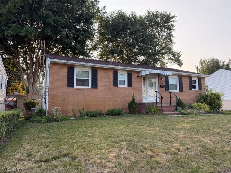 1123 Overridge Avenue, North Canton, OH - Photo 3