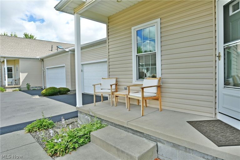 24 Abbington Drive, Warren, OH - Photo 3