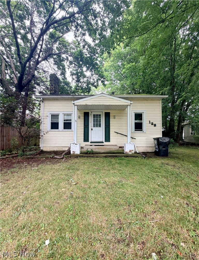 128 Lakeview Boulevard, Painesville Twp, OH - Photo 4