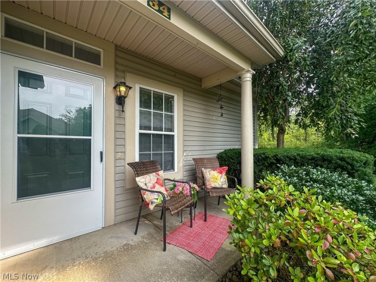 34 Woodland Chase Boulevard, Niles, OH - Photo 3