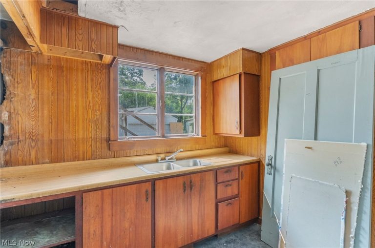 1332 Elm Street, Youngstown, OH - Photo 4
