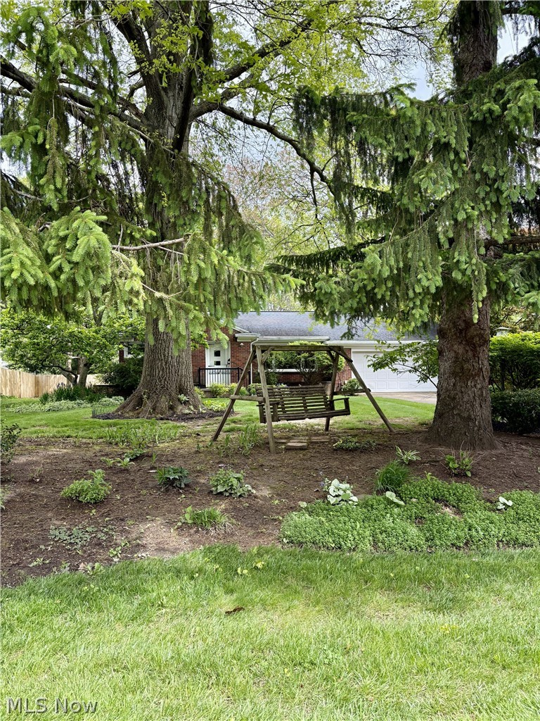 319 Bachtel Street, North Canton, OH - Photo 2