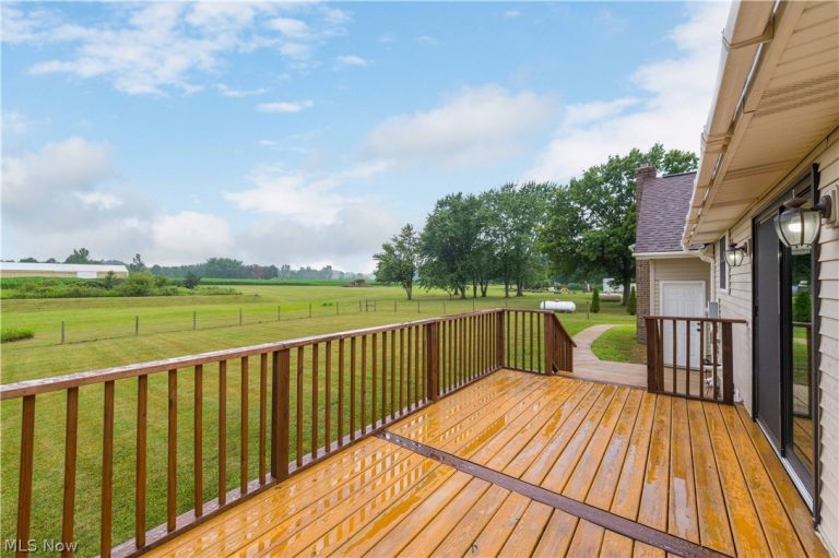 36055 Dellwood Road, Grafton, OH - Photo 6