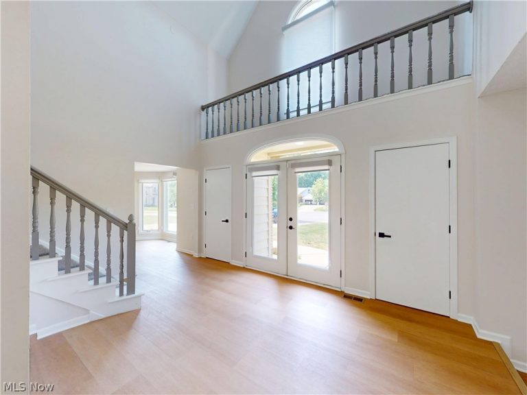 5650 Ashley Circle, Highland Heights, OH - Photo 3