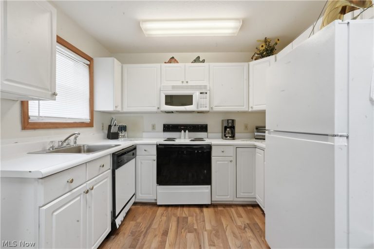 6387 Teal Bend, Oak Harbor, OH - Photo 4