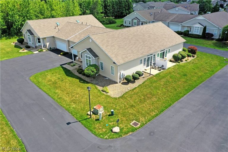 24 Abbington Drive, Warren, OH - Photo 8