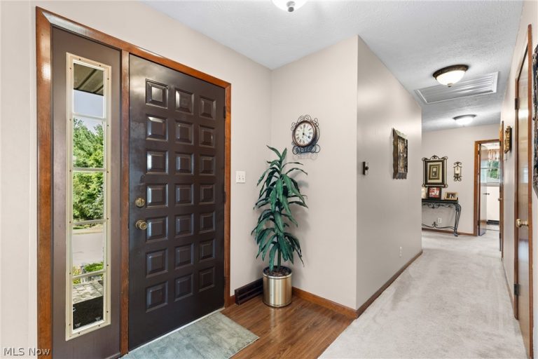 56062 Governor Drive, Bellaire, OH - Photo 4