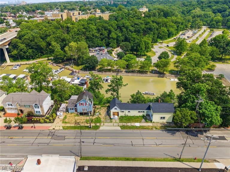 1587 Wooster Road, Rocky River, OH - Photo 2