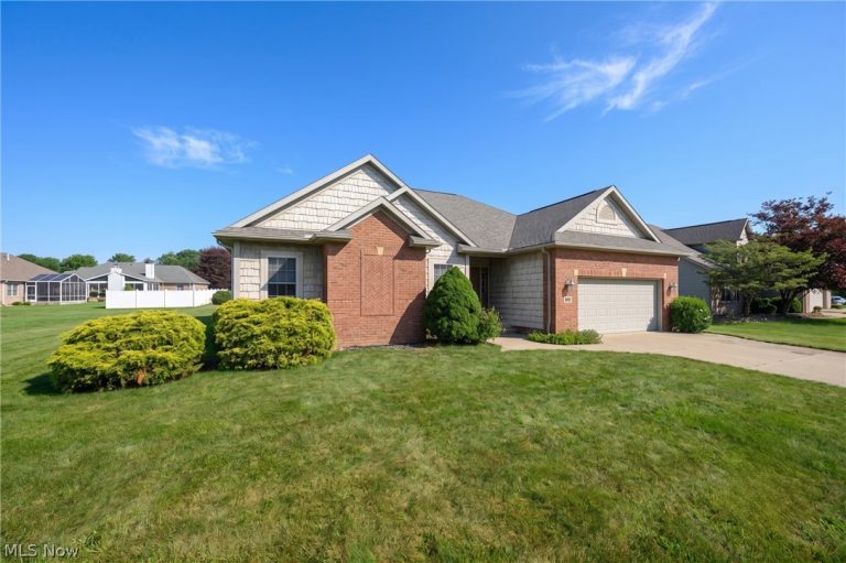 767 Mesa Verde Drive, Barberton, OH - Photo 8