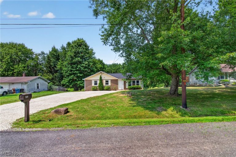 1240 Aberth Drive, Akron, OH - Photo 4
